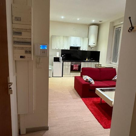 Christelle Apartment โรมิญี-ซูร์-เซน ภายนอก รูปภาพ