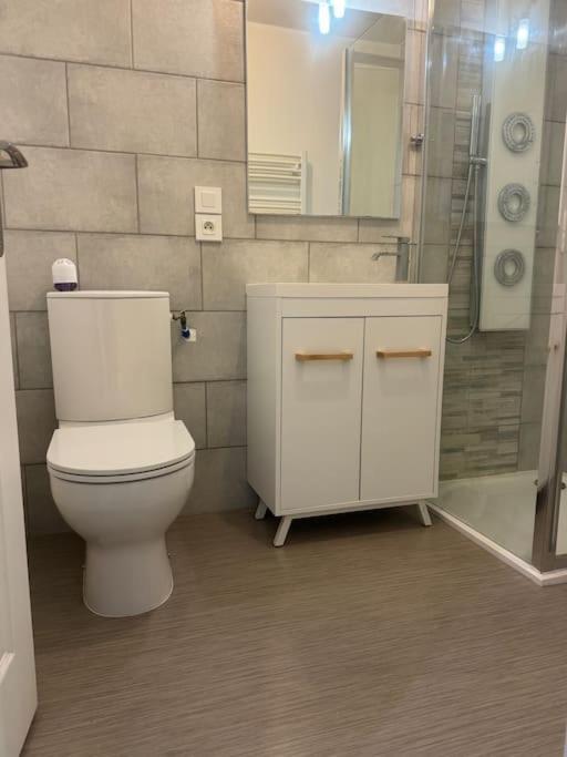 Christelle Apartment โรมิญี-ซูร์-เซน ภายนอก รูปภาพ