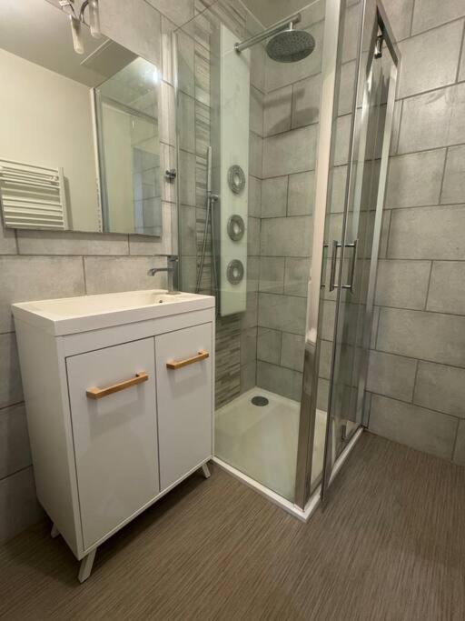 Christelle Apartment โรมิญี-ซูร์-เซน ภายนอก รูปภาพ