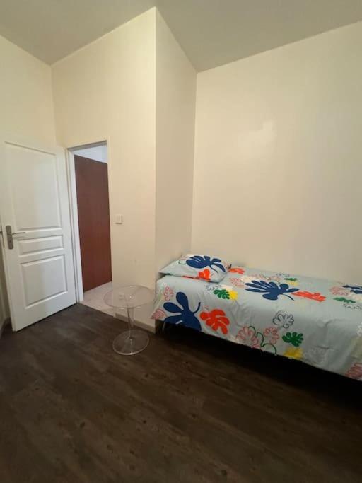 Christelle Apartment โรมิญี-ซูร์-เซน ภายนอก รูปภาพ
