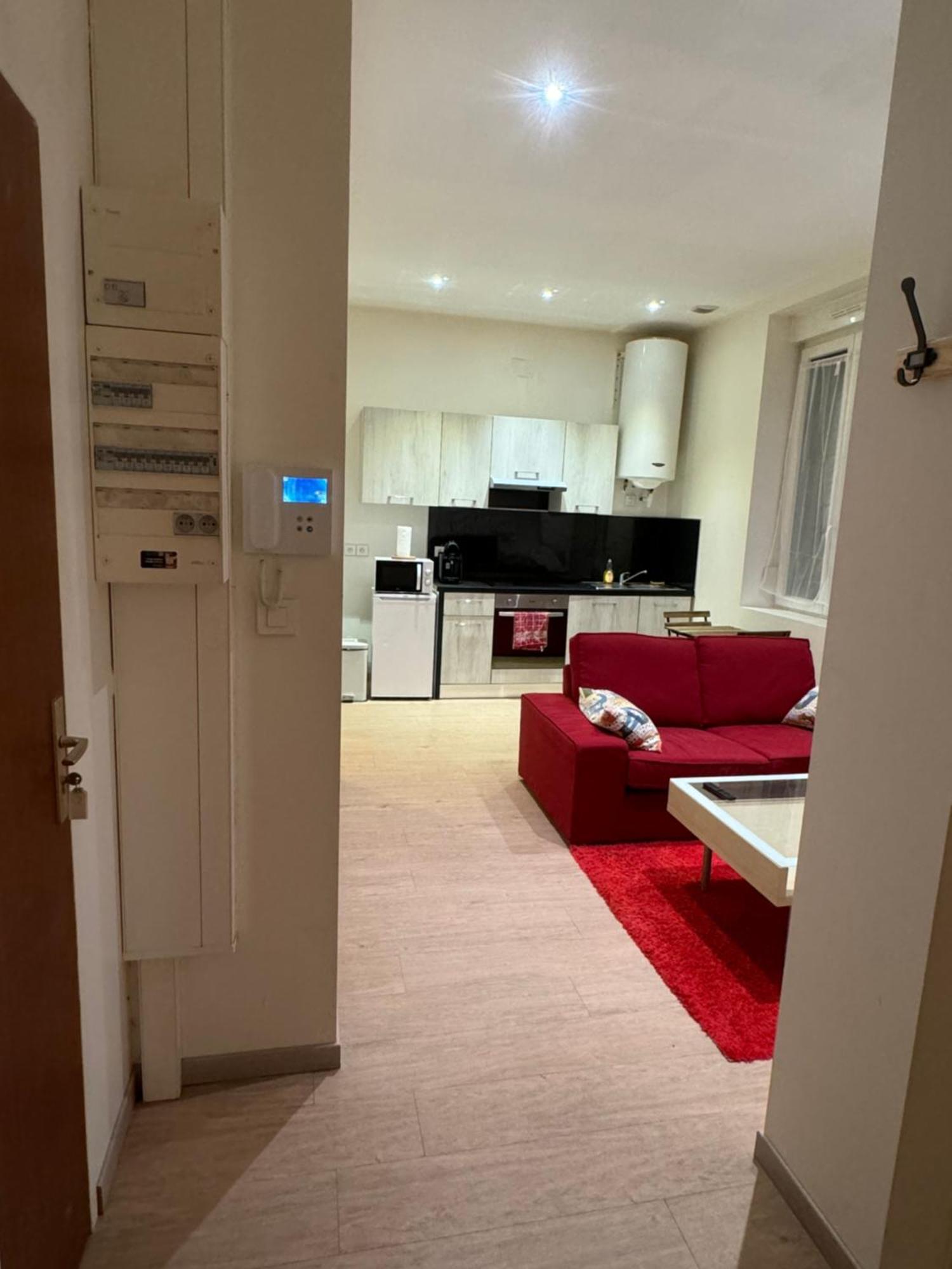 Christelle Apartment โรมิญี-ซูร์-เซน ภายนอก รูปภาพ